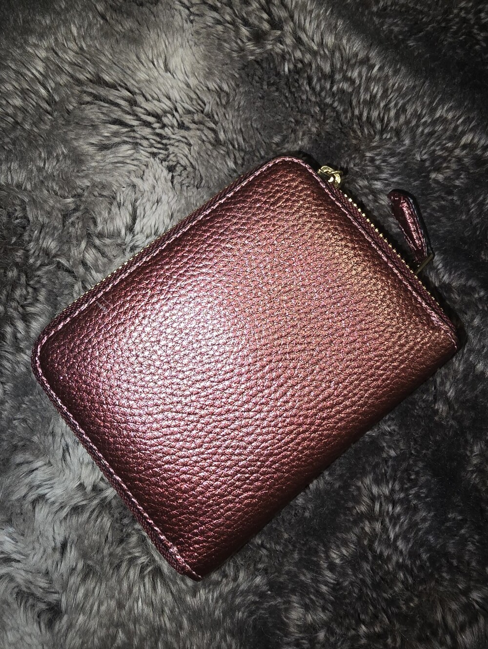 Coach Metallic Plum Pebbled Leather Zip Wallet with Gold Logo - Picture 3 of 7